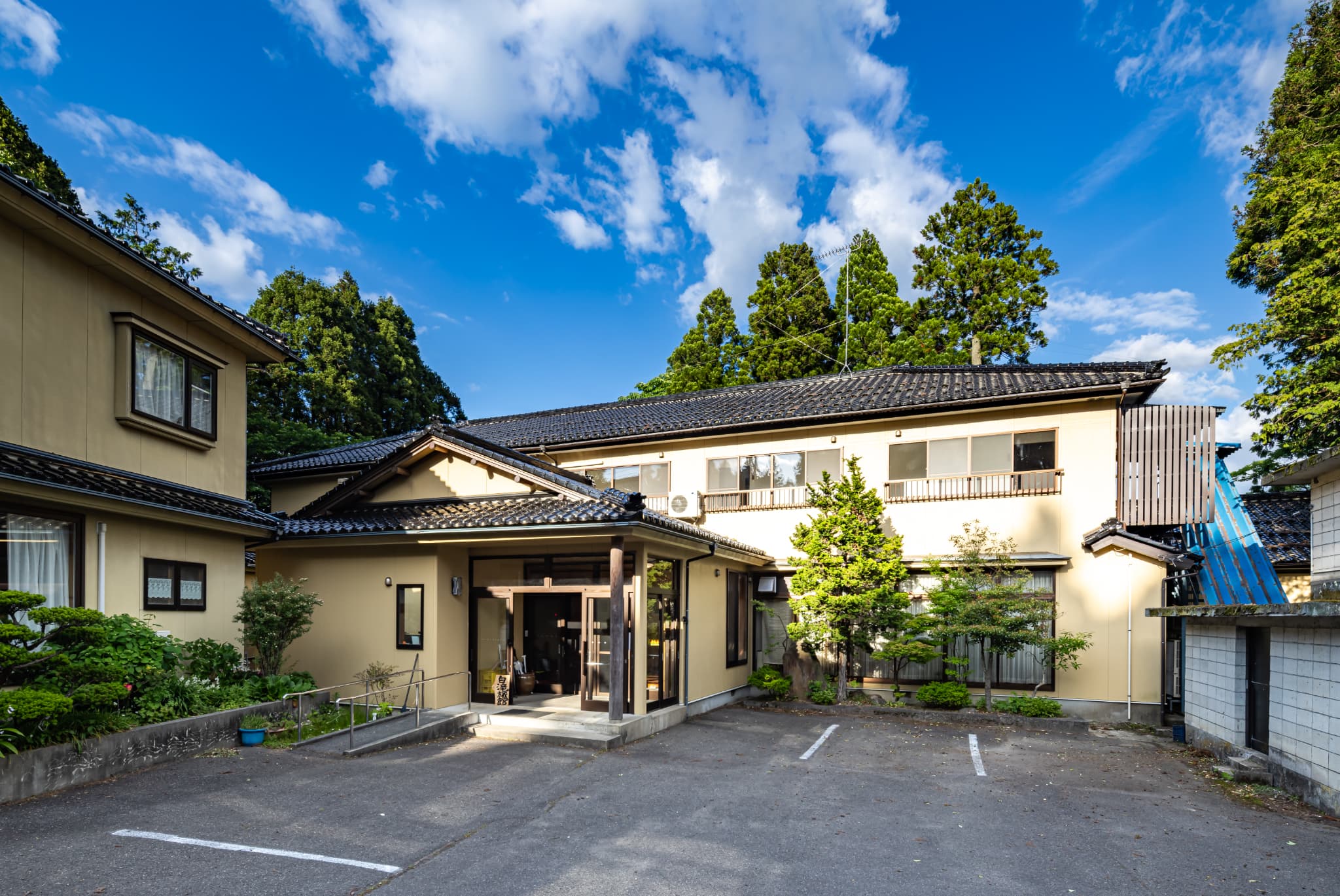 鳥海山の麓 白滝旅館